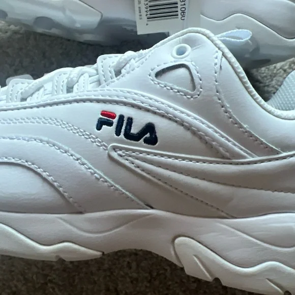 NEW/NIB FILA Disarray Women's White Sneakers Size 8.5 5CM00783-125 Item #1331060 - Picture 7 of 8